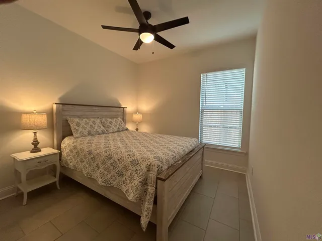 $2,400 | 721 Bellegrove Sq Avenue, Baton Rouge, LA 70810