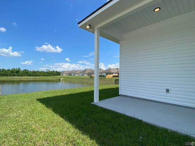 $2,400 | 721 Bellegrove Sq Avenue, Baton Rouge, LA 70810