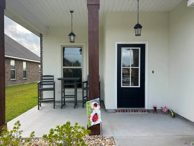 $2,400 | 721 Bellegrove Sq Avenue, Baton Rouge, LA 70810