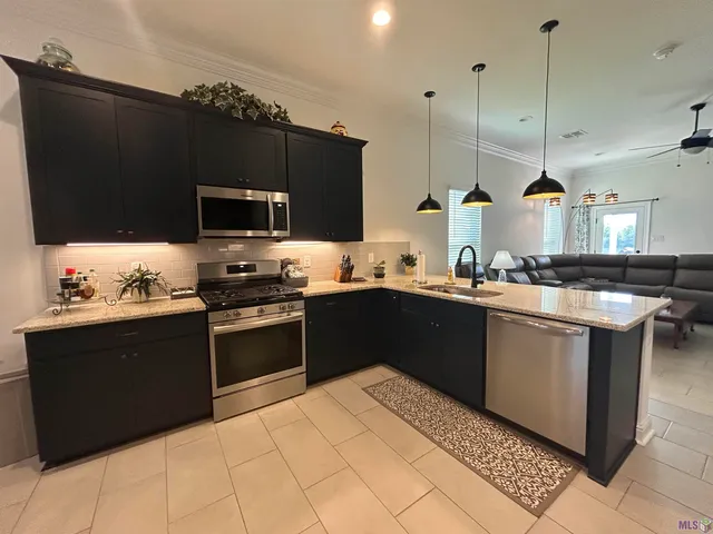 $2,400 | 721 Bellegrove Sq Avenue, Baton Rouge, LA 70810