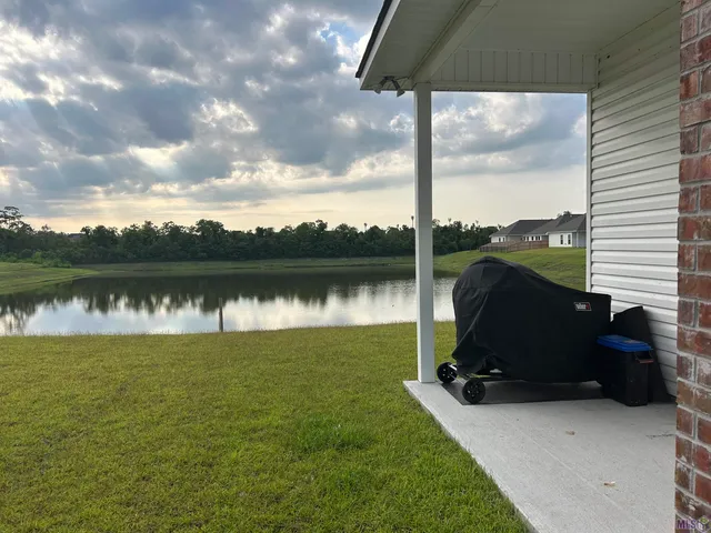 $2,400 | 721 Bellegrove Sq Avenue, Baton Rouge, LA 70810