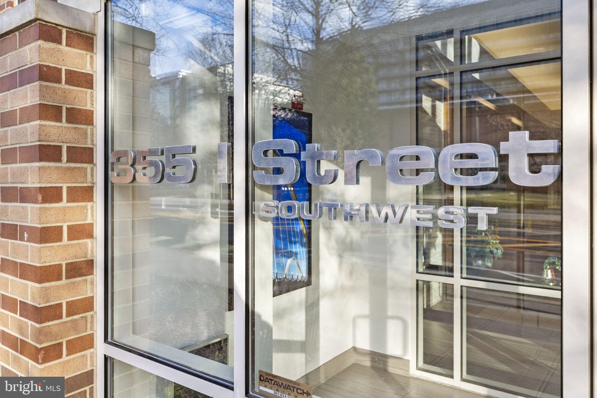 355 I Street Southwest, Unit 226 Washington, DC 20024 - Photo 3 of 23 a bathroom with a shower