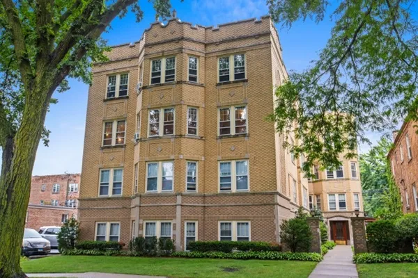 $2,195 | 814 Mulford Street, Unit 1F, Evanston, IL 60202