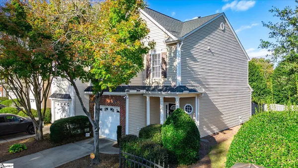 $240,000 | 2 Bay Springs Drive, Simpsonville, SC 29681