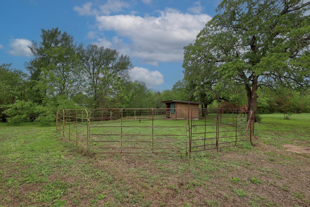 986 Shiloh Road Bastrop, TX 78602 - Photo 35 of 38