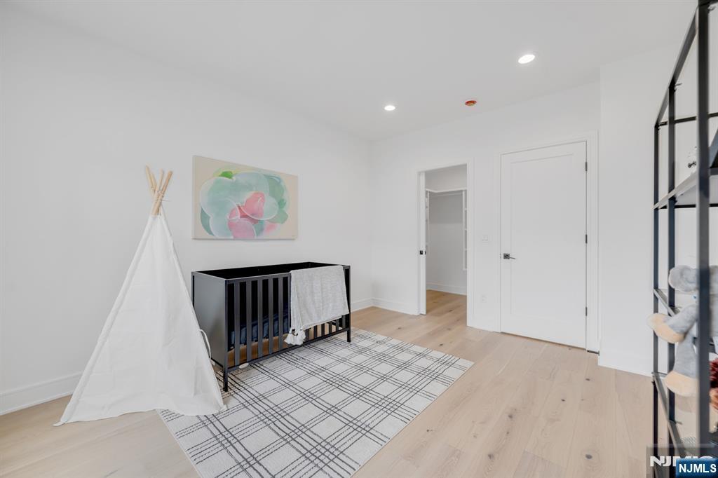 27 Feldman Court Paramus, NJ 07652 - Photo 34 of 46