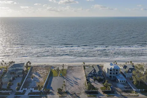 $5,500,000 | 620 Gulf Boulevard, Belleair Beach, FL 33786