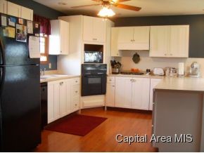 210 Rouland Road Waverly, IL 62692 - Photo 4 of 20