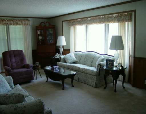 43 Lane F Coventry, RI 02816 - Photo 3 of 8 Living Room.