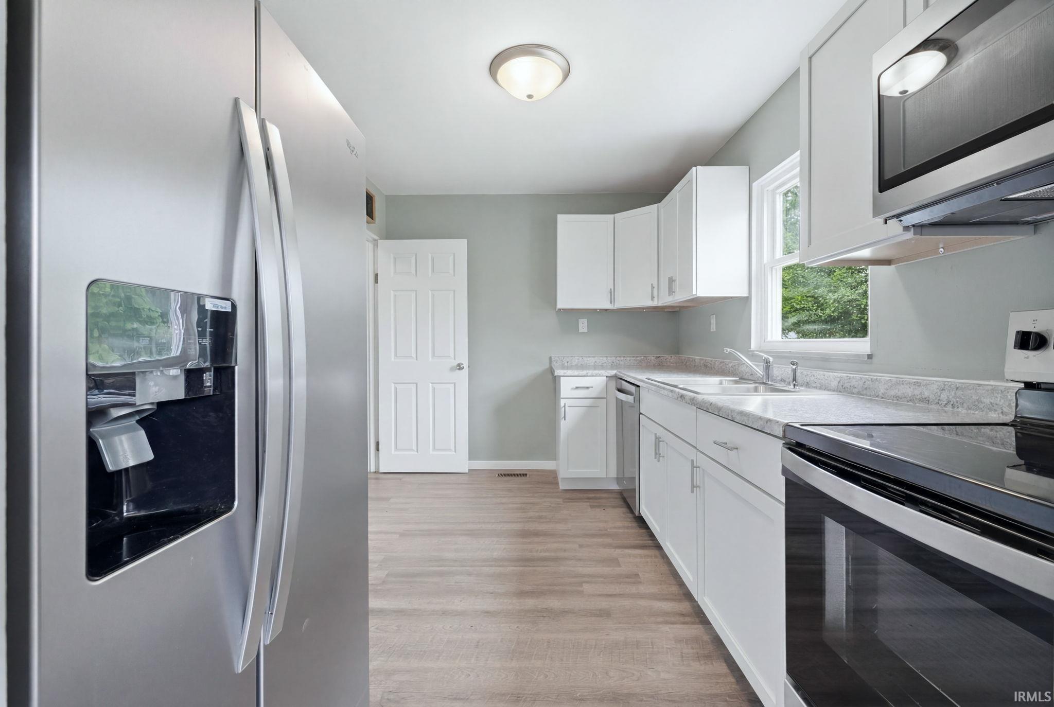 215 Hartzell Road New Haven, IN 46774 - Photo 8 of 24