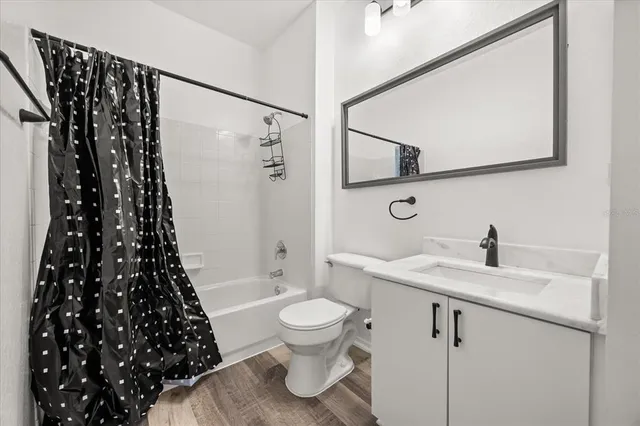 $1,800 | 126 Vista Verdi Circle, Unit 236, Lake Mary, FL 32746