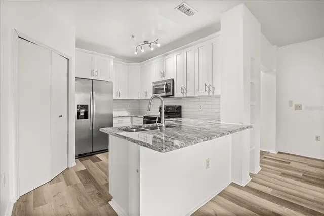 $1,800 | 126 Vista Verdi Circle, Unit 236, Lake Mary, FL 32746