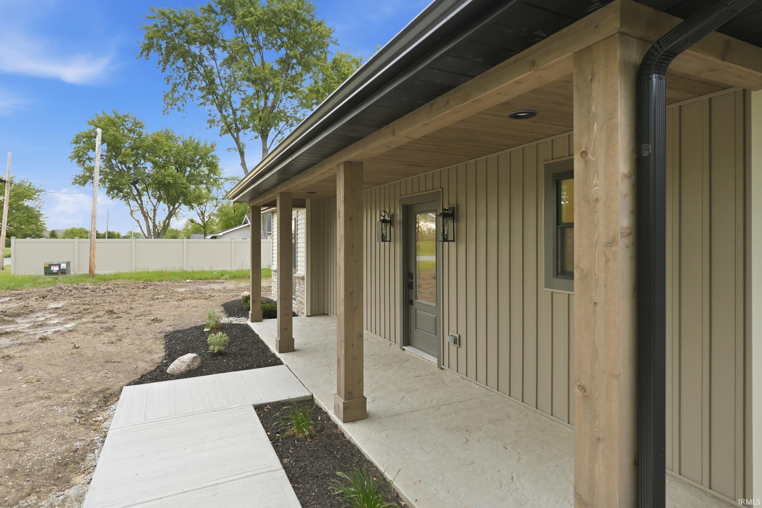 11540 Rickey Lane Fort Wayne, IN 46845 - Photo 4 of 36