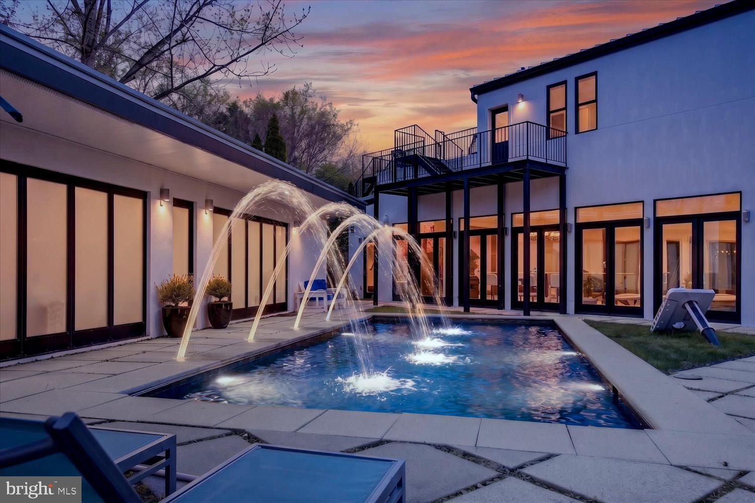 3017 Gates Road Northwest Washington, DC 20008 - Photo 92 of 95 Tranquil oasis at sunset.