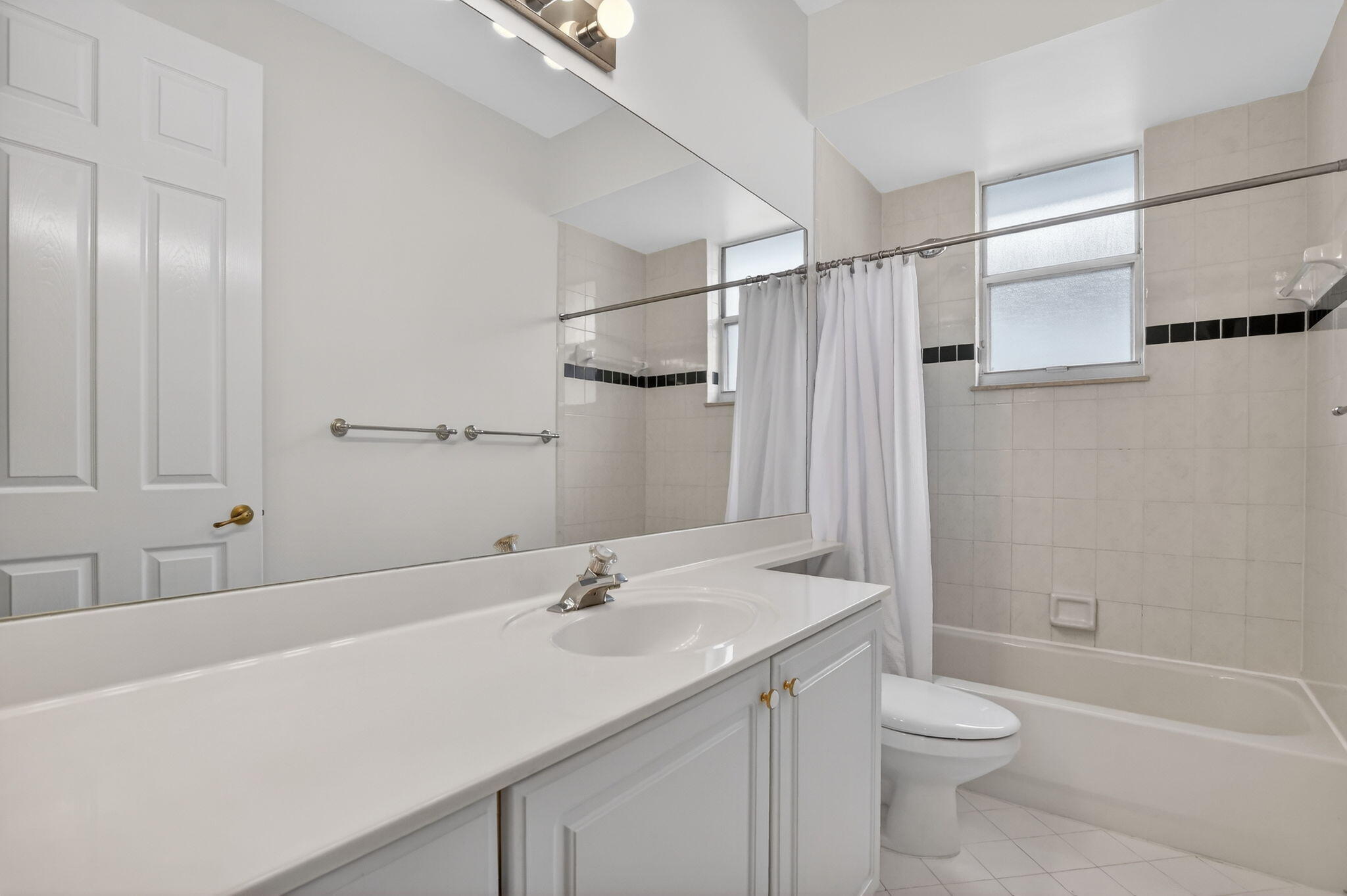 21719 Marigot Drive Boca Raton, FL 33428 - Photo 22 of 53 Bathroom 2