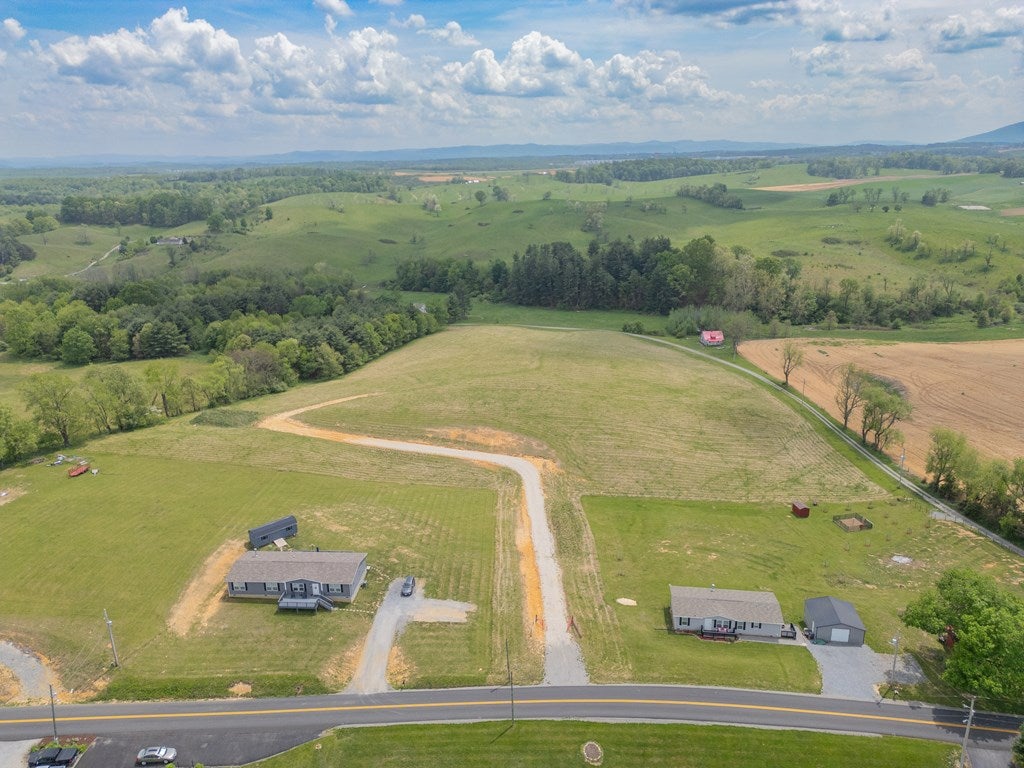 5362 Highland Road Dublin, VA 24084 - Photo 4 of 32 Gallery Image 4