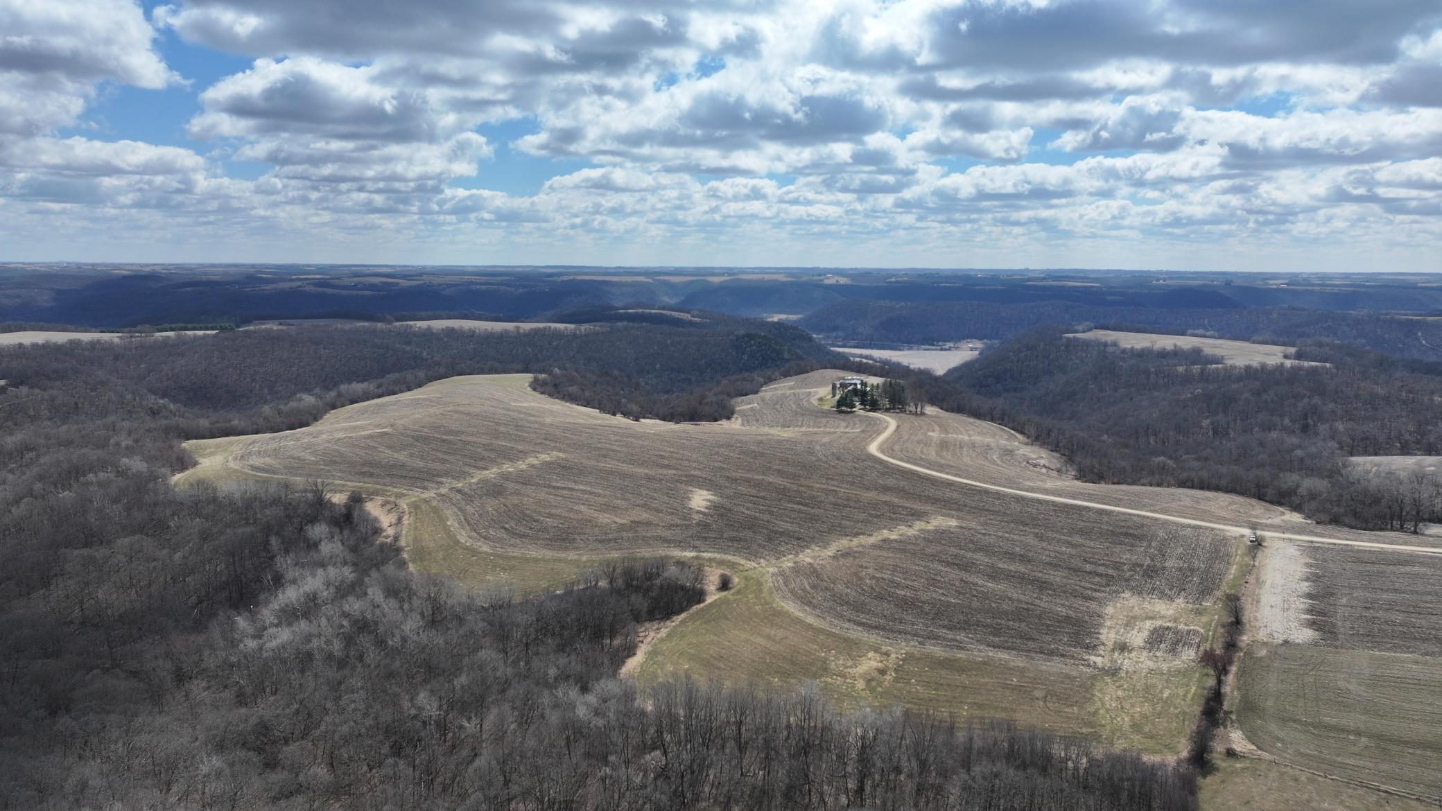 8492 Glory Road Houston, MN 55943 - Photo 2 of 111
