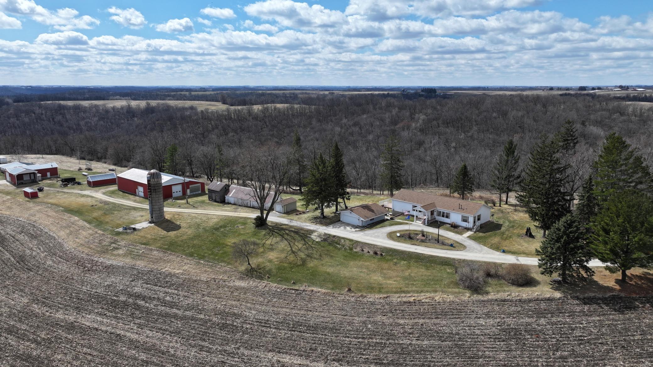 8492 Glory Road Houston, MN 55943 - Photo 4 of 111