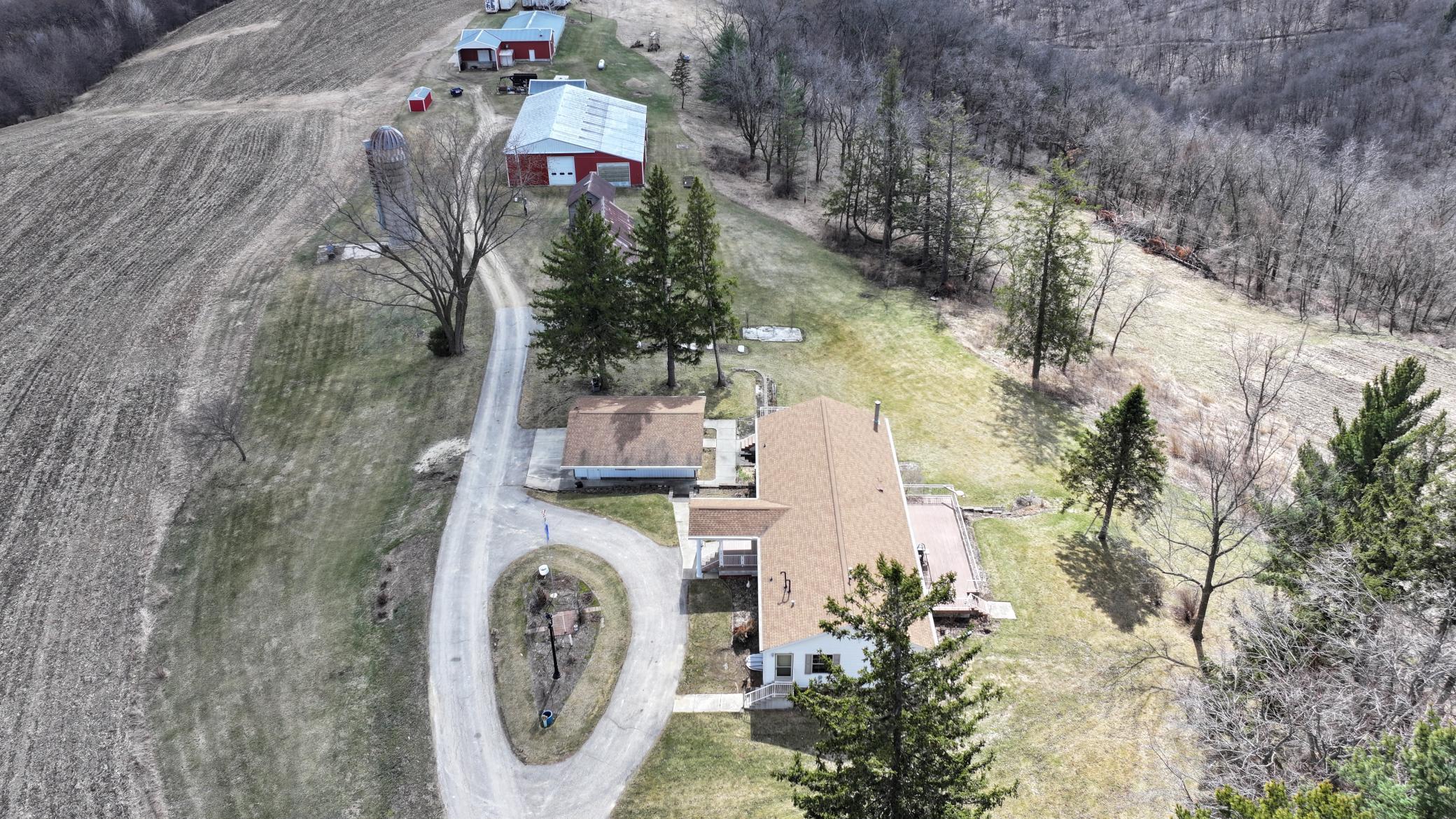 8492 Glory Road Houston, MN 55943 - Photo 5 of 111