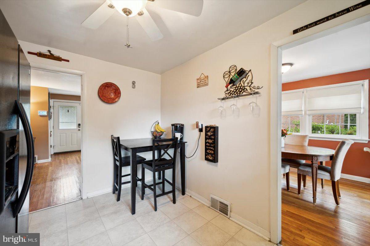 112 Gleaves Road Springfield, PA 19064 - Photo 14 of 27 Eat-in Kitchen