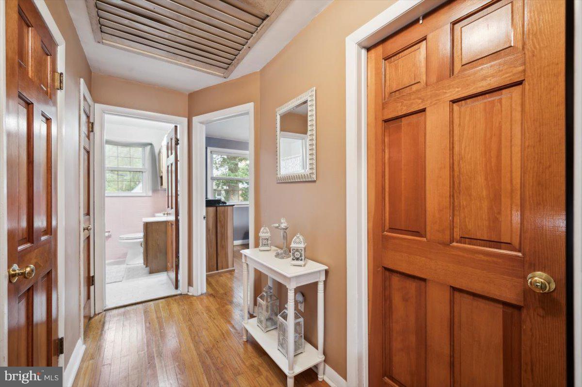 112 Gleaves Road Springfield, PA 19064 - Photo 19 of 27 Solid Hardwood Doors