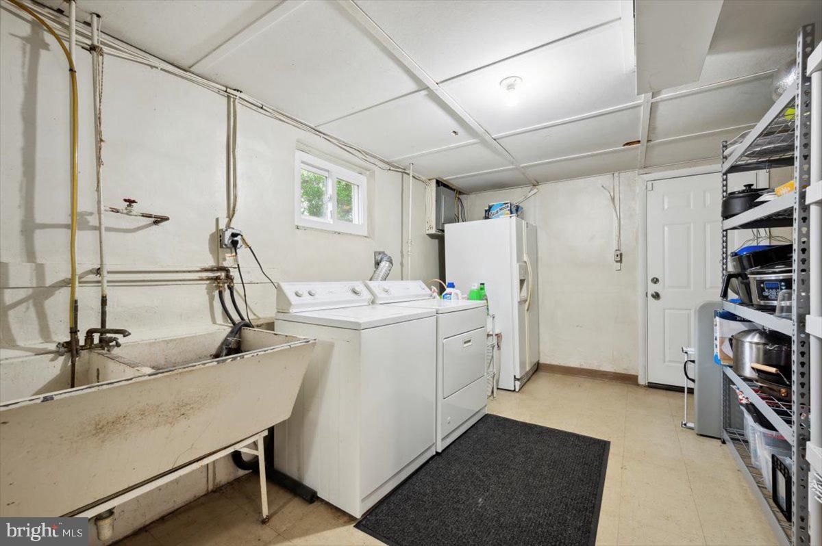 112 Gleaves Road Springfield, PA 19064 - Photo 22 of 27 Laundry Room with Outside Exit