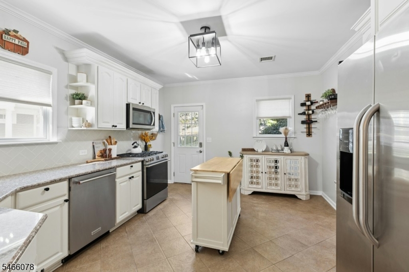 862 Dorian Road Westfield, NJ 07090 - Photo 15 of 38 Gallery Image 15