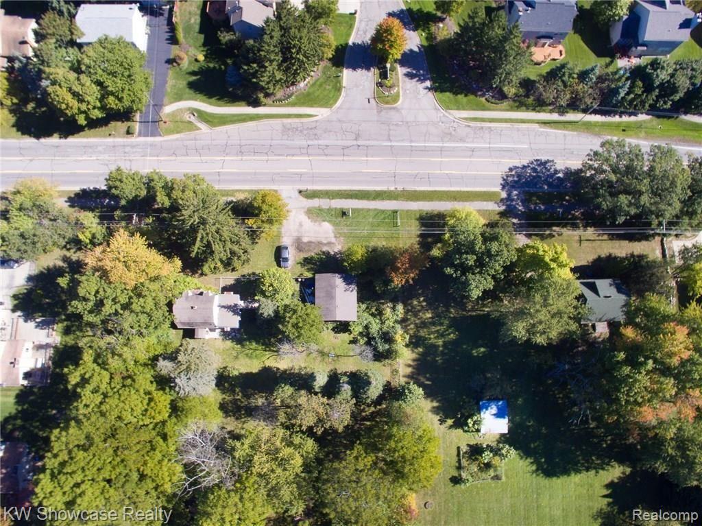 501 Decker Road Walled Lake, MI 48390 - Photo 6 of 16 Gallery Image 6
