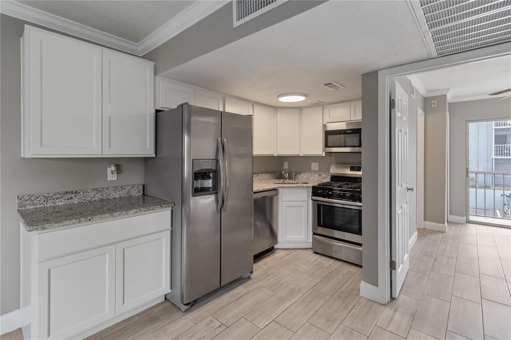 129 Blue Pointe Way, Unit 230 Altamonte Springs, FL 32701 - Photo 4 of 26