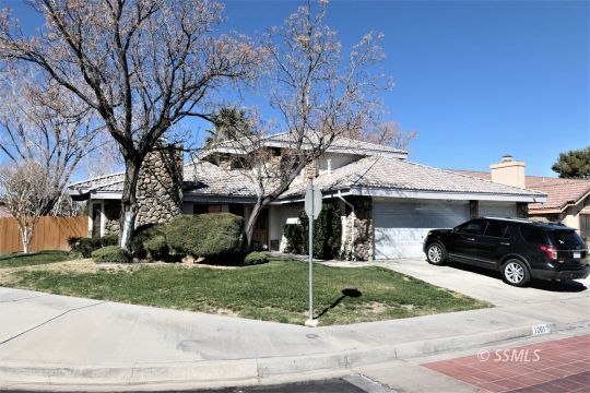 1201 Mayflower Circle Ridgecrest, CA 93555 - Photo 3 of 6 Gallery Image 3