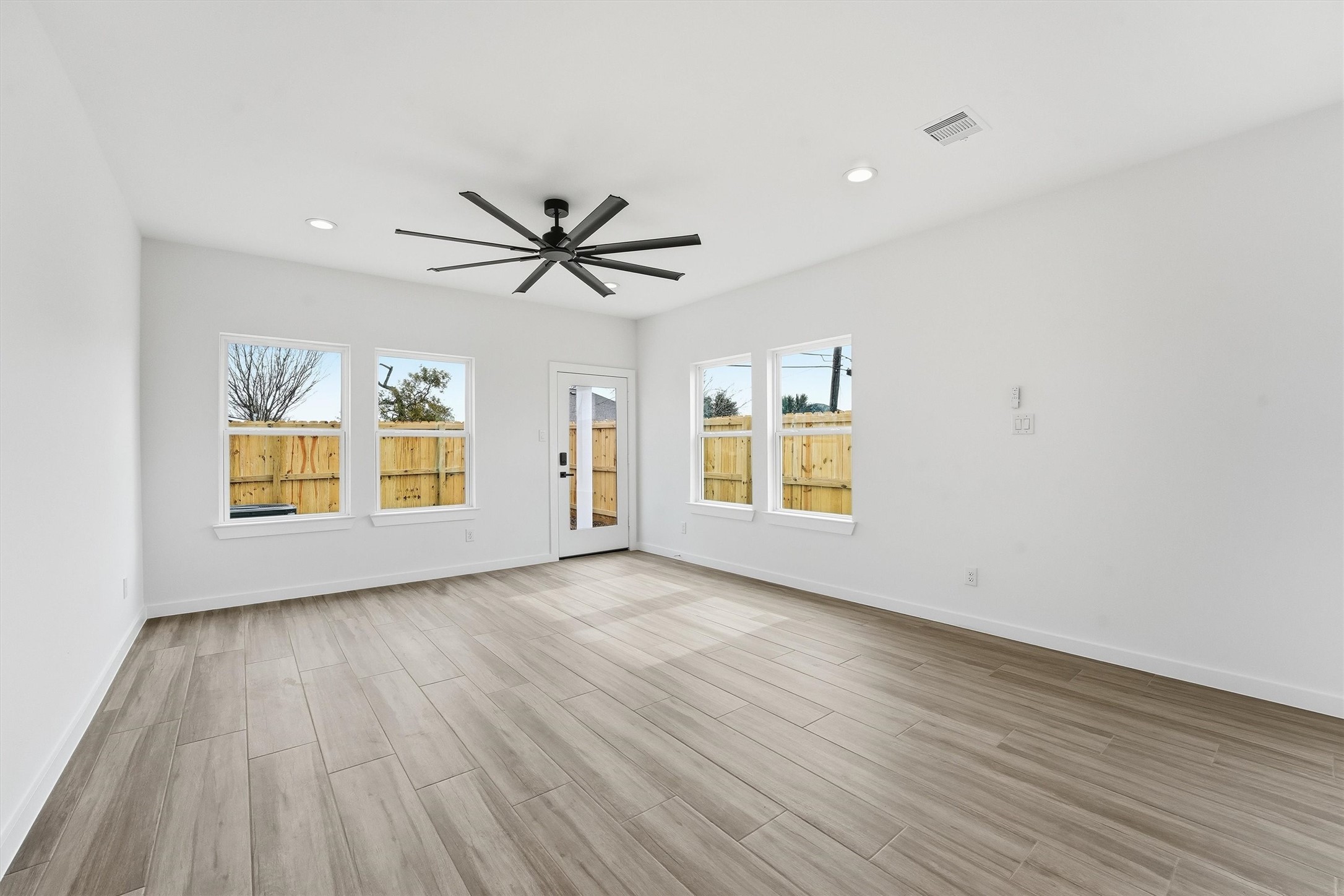 524 North 4th Street La Porte, TX 77571 - Photo 11 of 25