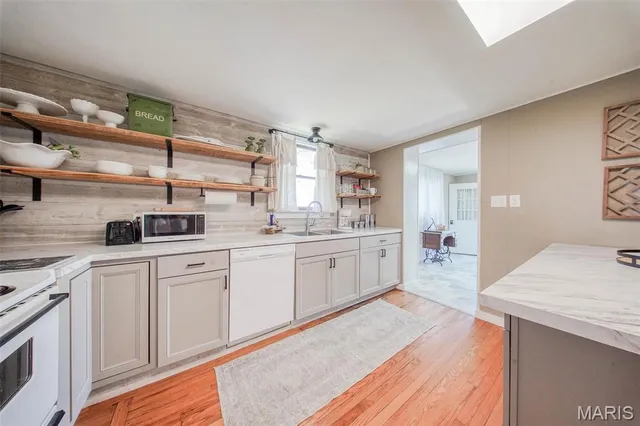 $895,000 | 15227 County Road 1110, St. James, MO 65559