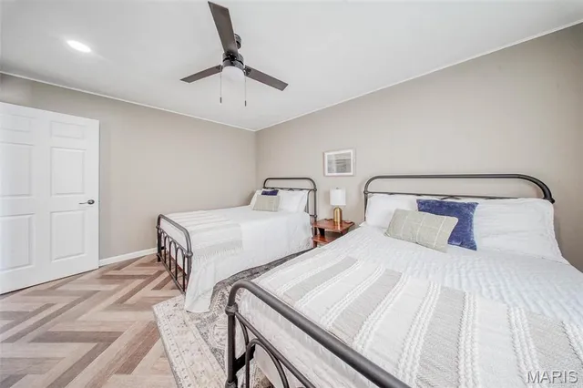 $895,000 | 15227 County Road 1110, St. James, MO 65559