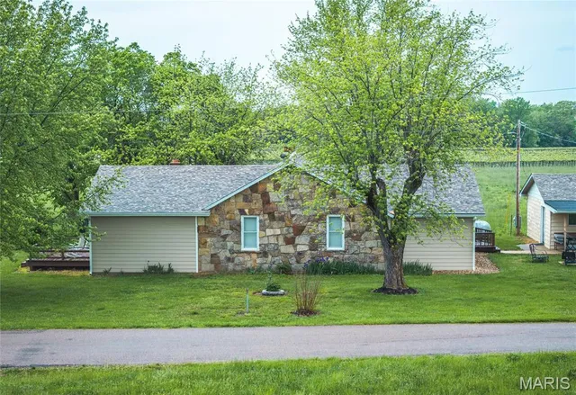 $895,000 | 15227 County Road 1110, St. James, MO 65559