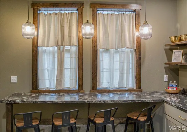 $895,000 | 15227 County Road 1110, St. James, MO 65559