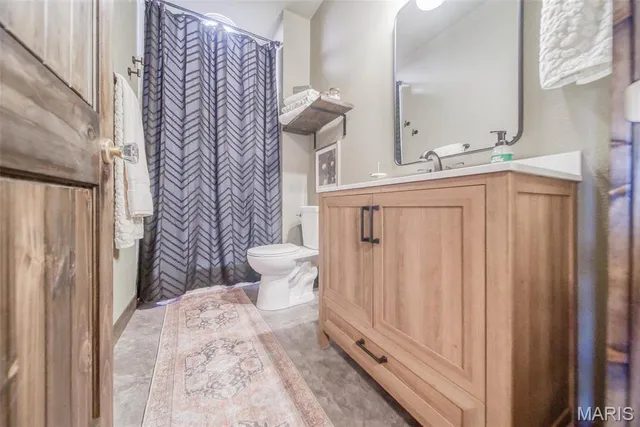 $895,000 | 15227 County Road 1110, St. James, MO 65559