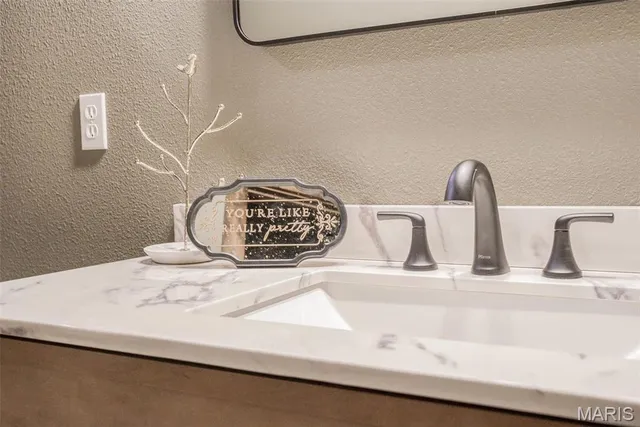 $895,000 | 15227 County Road 1110, St. James, MO 65559