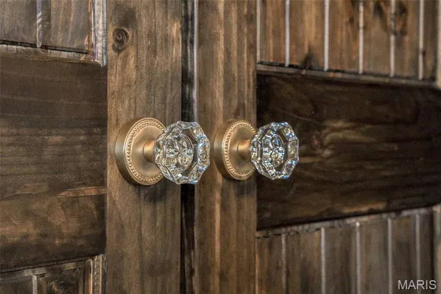 $895,000 | 15227 County Road 1110, St. James, MO 65559