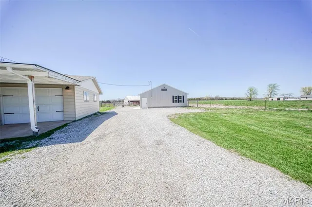 $895,000 | 15227 County Road 1110, St. James, MO 65559