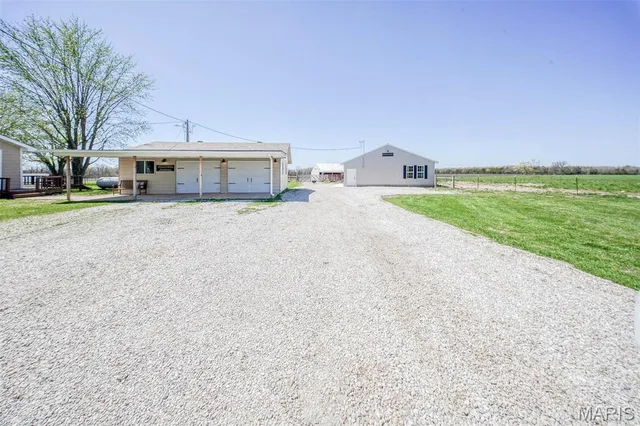 $895,000 | 15227 County Road 1110, St. James, MO 65559
