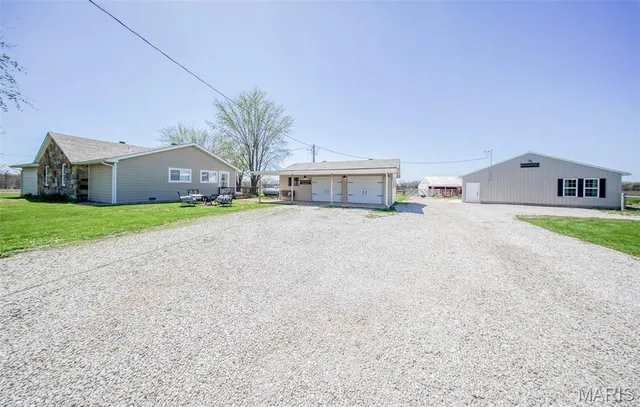 $895,000 | 15227 County Road 1110, St. James, MO 65559
