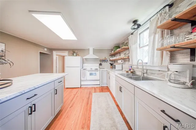 $895,000 | 15227 County Road 1110, St. James, MO 65559