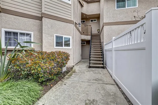 $625,000 | 24378 Larchmont Court, Unit 67, Laguna Hills, CA 92653