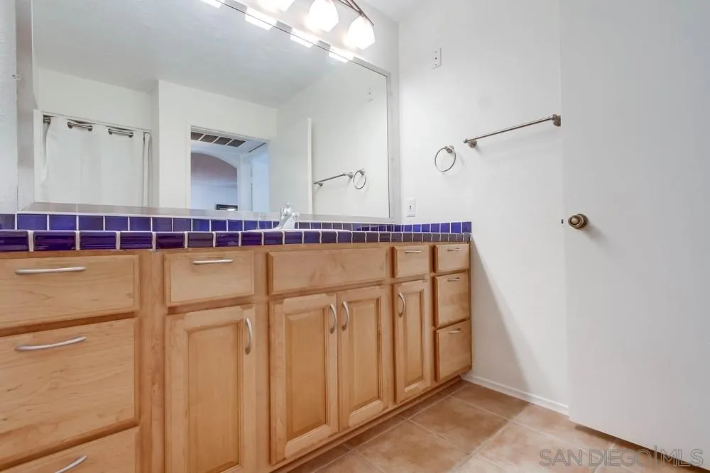 6767 Friars Road, Unit 150 San Diego, CA 92108 - Photo 10 of 20 a view of a large mirror