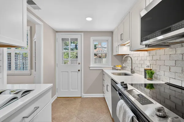 $615,000 | 3590 South Stafford Street, Arlington, VA 22206
