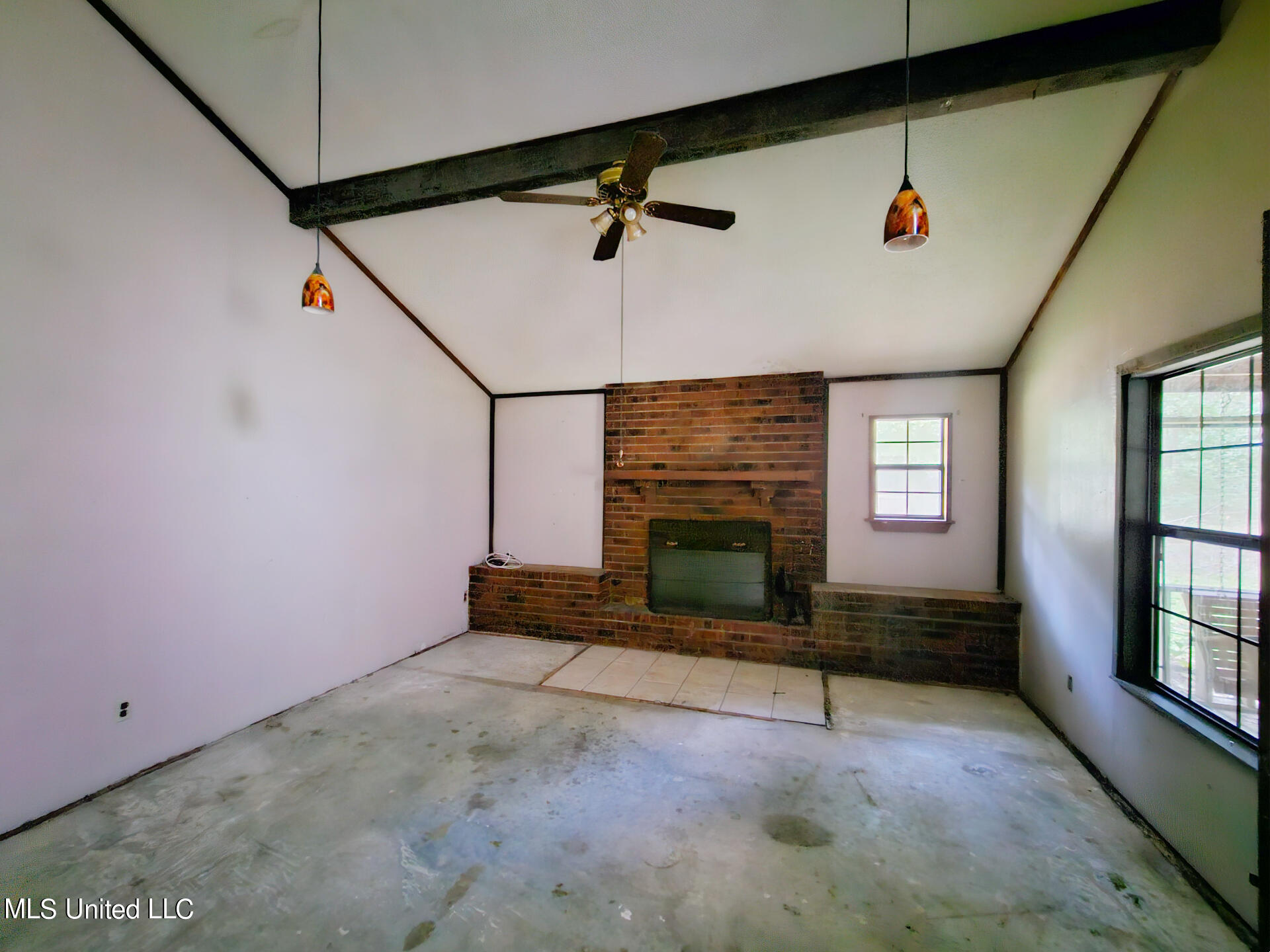 361 Pine Grove Road Picayune, MS 39466 - Photo 2 of 20 Living Room