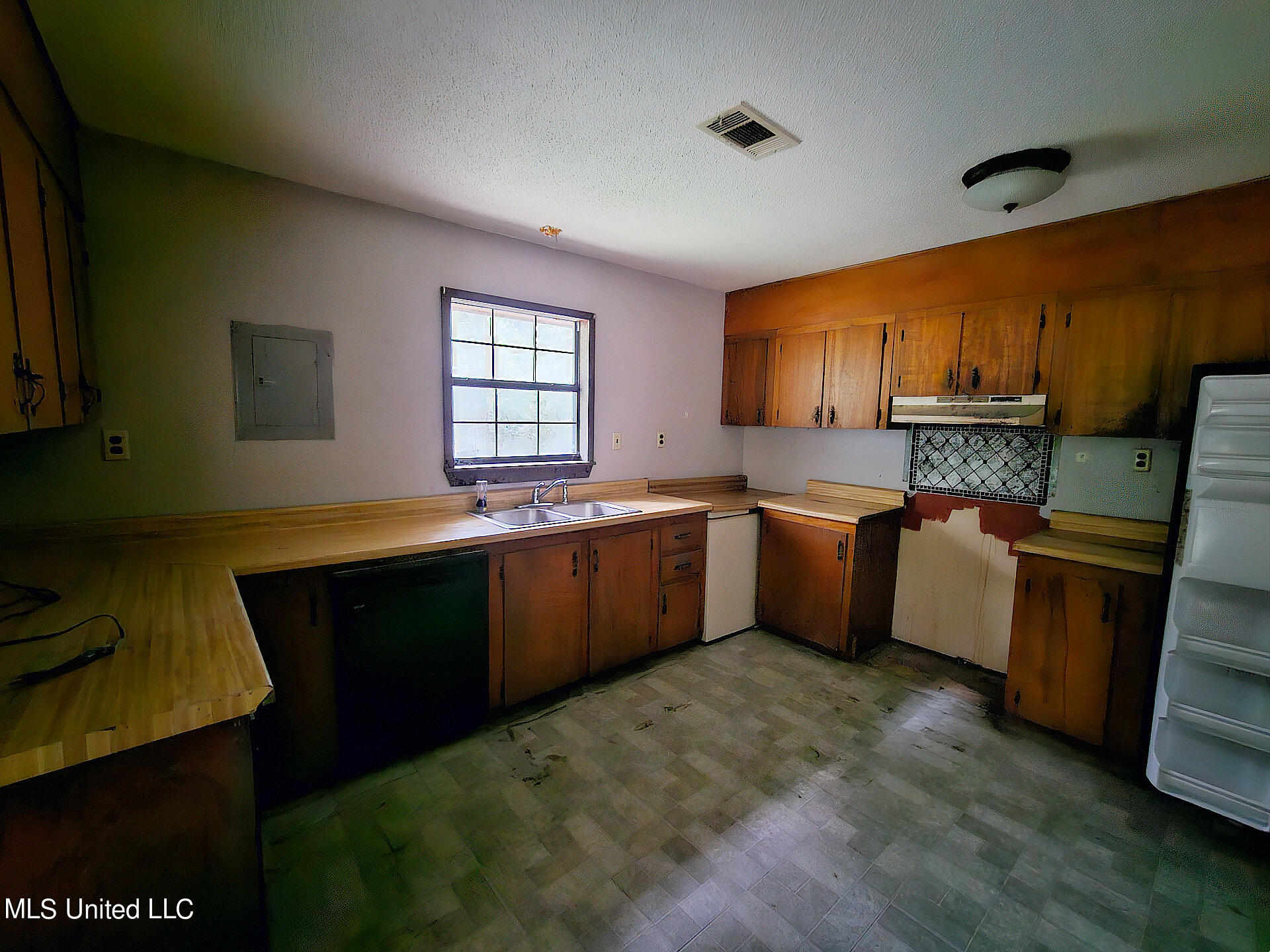 361 Pine Grove Road Picayune, MS 39466 - Photo 3 of 20 Kitchen