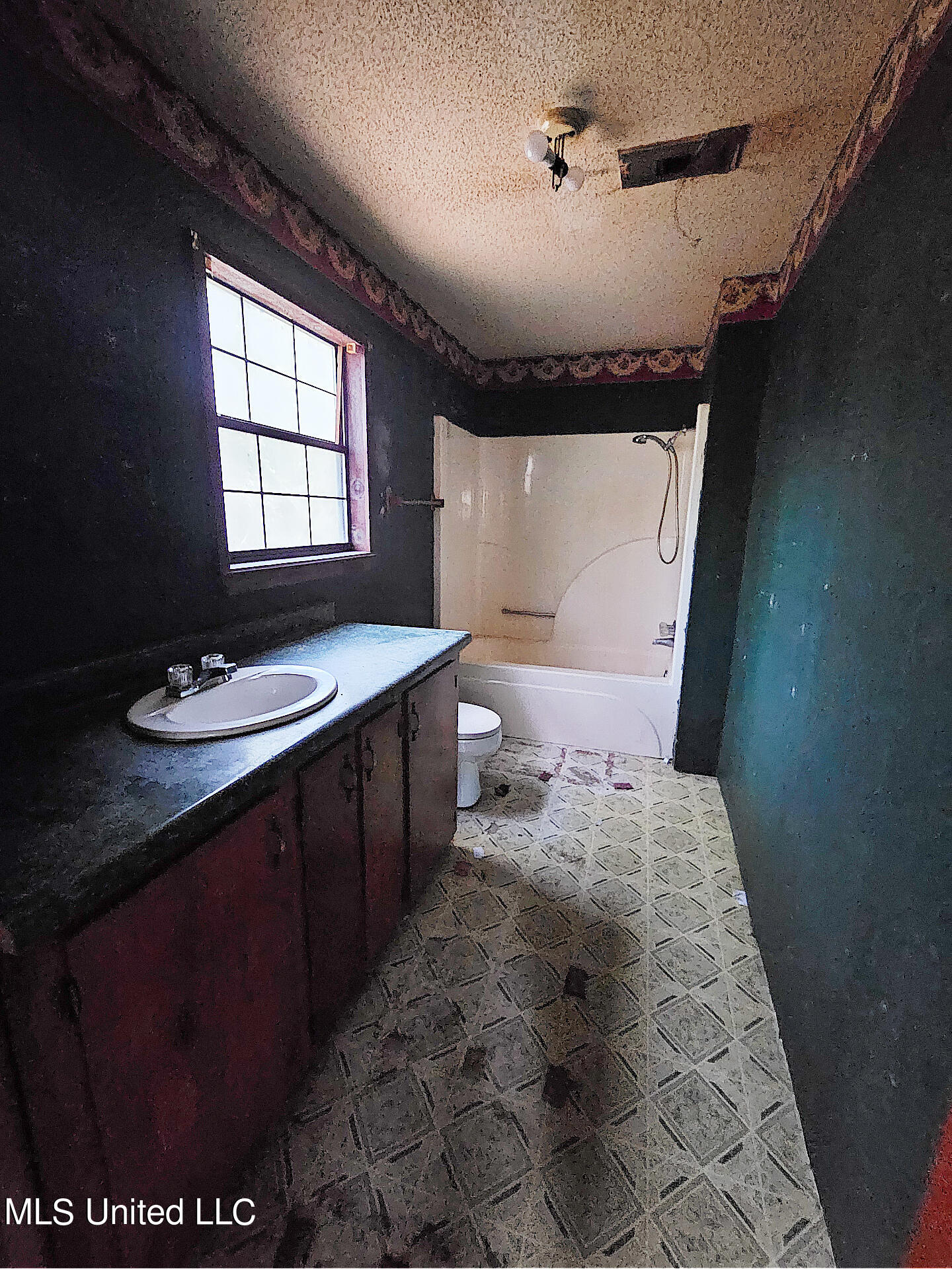 361 Pine Grove Road Picayune, MS 39466 - Photo 6 of 20 Primary Bath