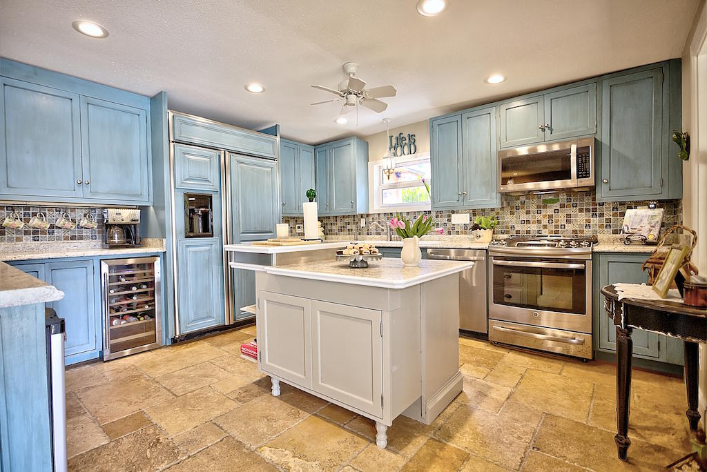 9394 Sandy Run Road Jupiter, FL 33478 - Photo 9 of 33 Kitchen