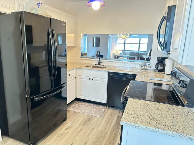 $1,800 | 7593 Tahiti Lane, Unit 205, Lake Worth, FL 33467